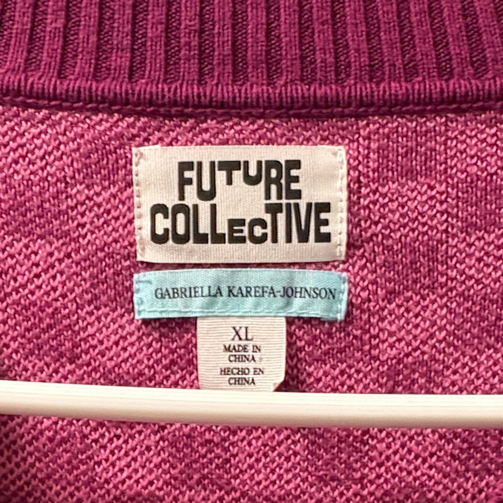 Stylish Pink Checkered Knit Sweater - Picture 2 of 3
